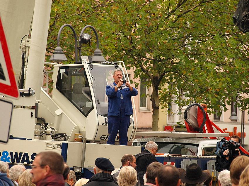 Reiterdenkmal kehrt zurueck auf dem Heumarkt P35.JPG